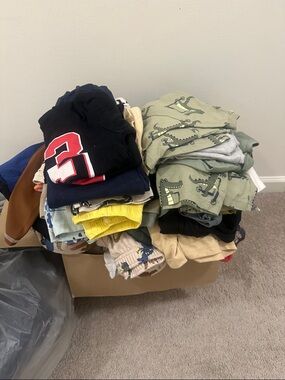 HUGEKids BUNDLE clothing: 4T,5T gently worn clothing/sets Assorted brands; BOYS